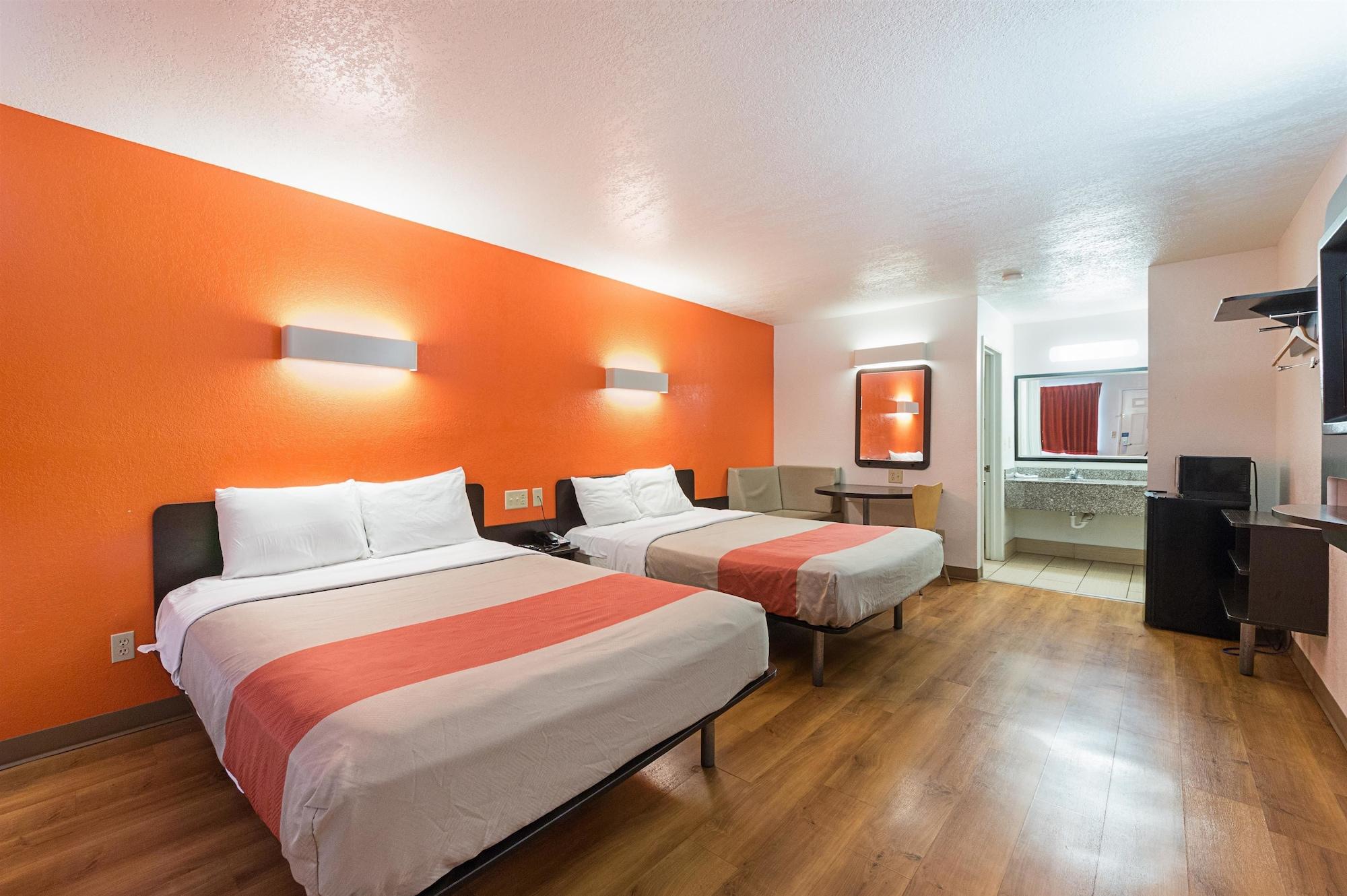 Motel 6-San Antonio, Tx - Fiesta Trails מראה חיצוני תמונה