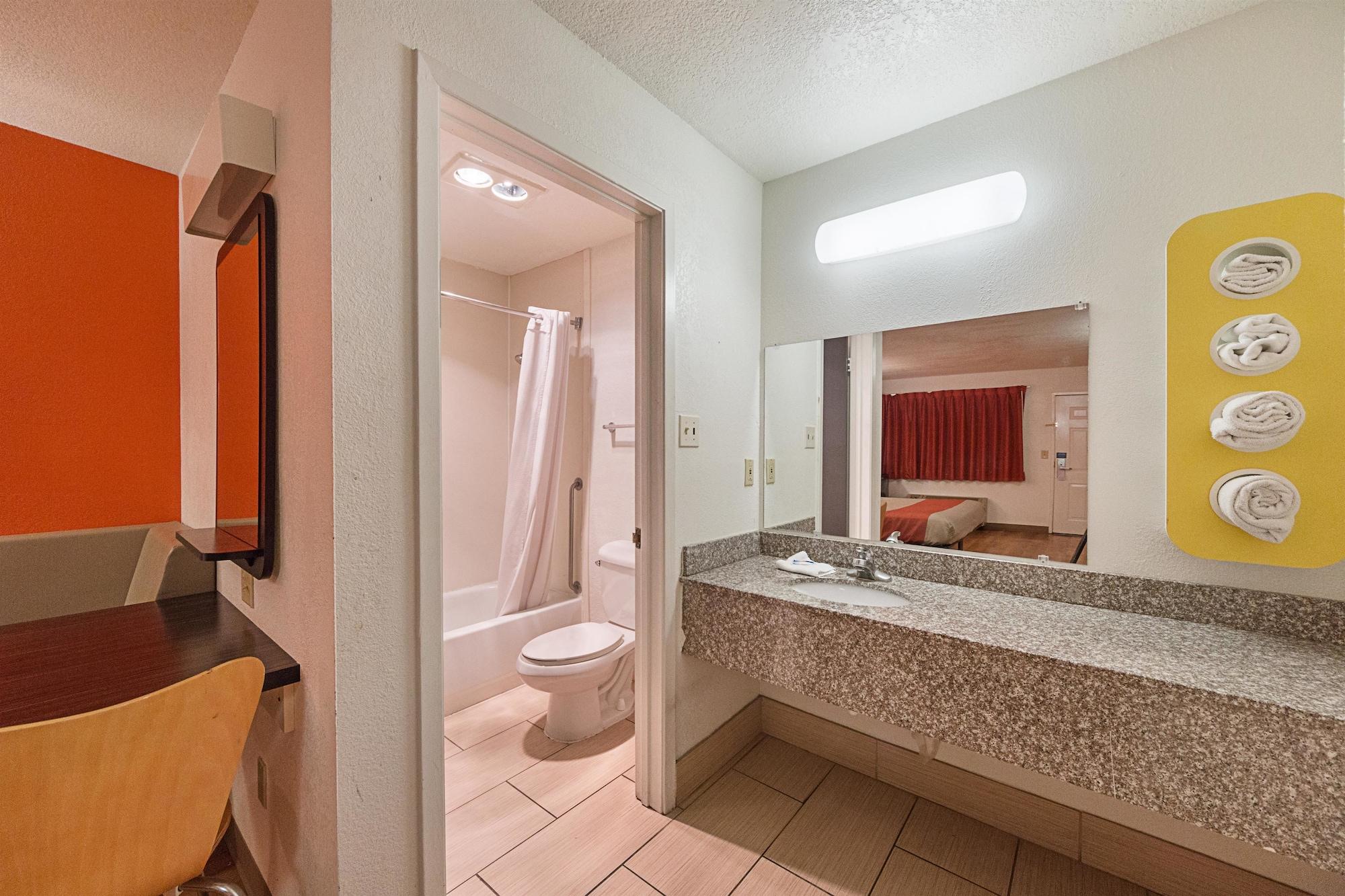 Motel 6-San Antonio, Tx - Fiesta Trails מראה חיצוני תמונה