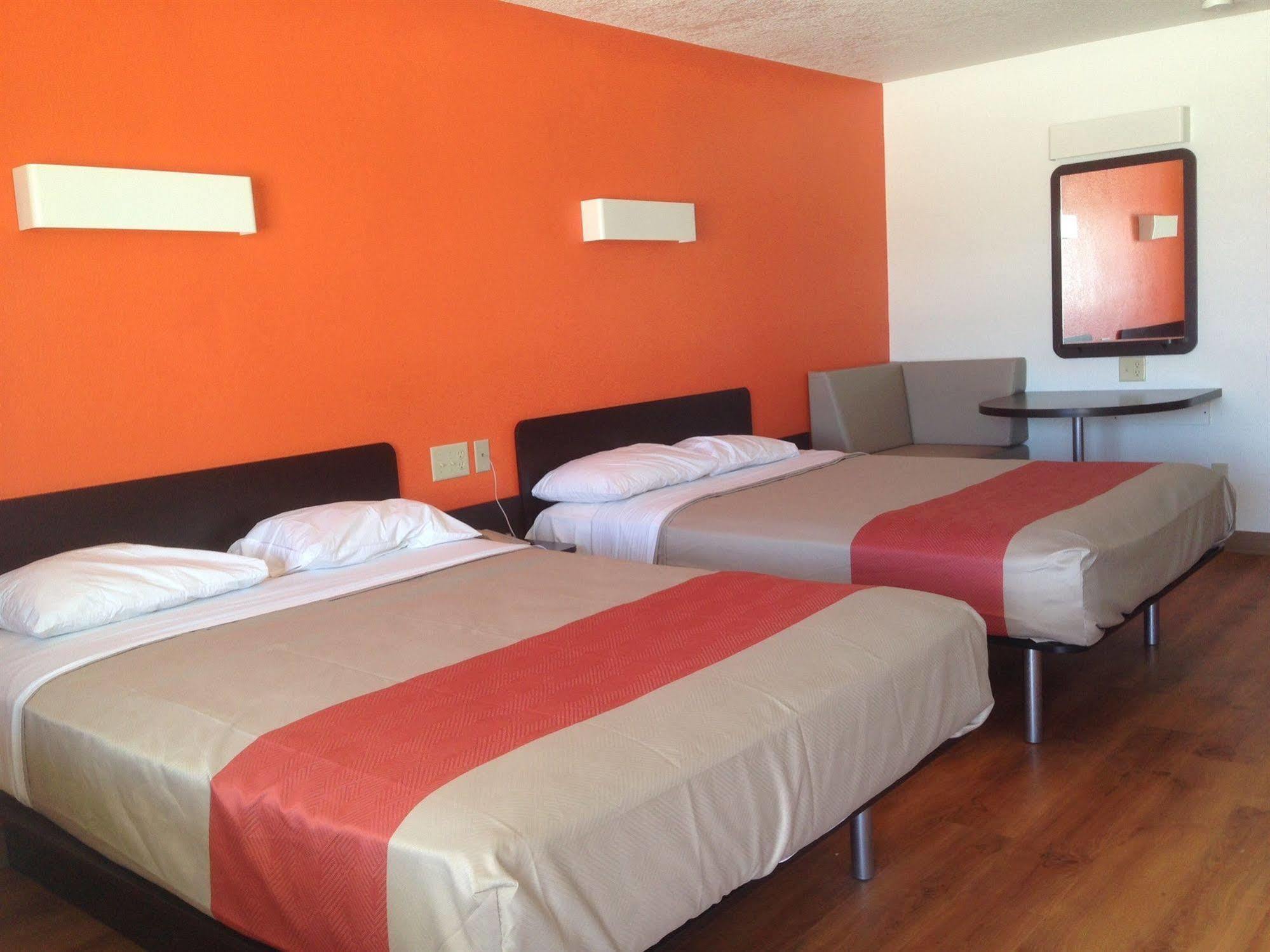 Motel 6-San Antonio, Tx - Fiesta Trails מראה חיצוני תמונה