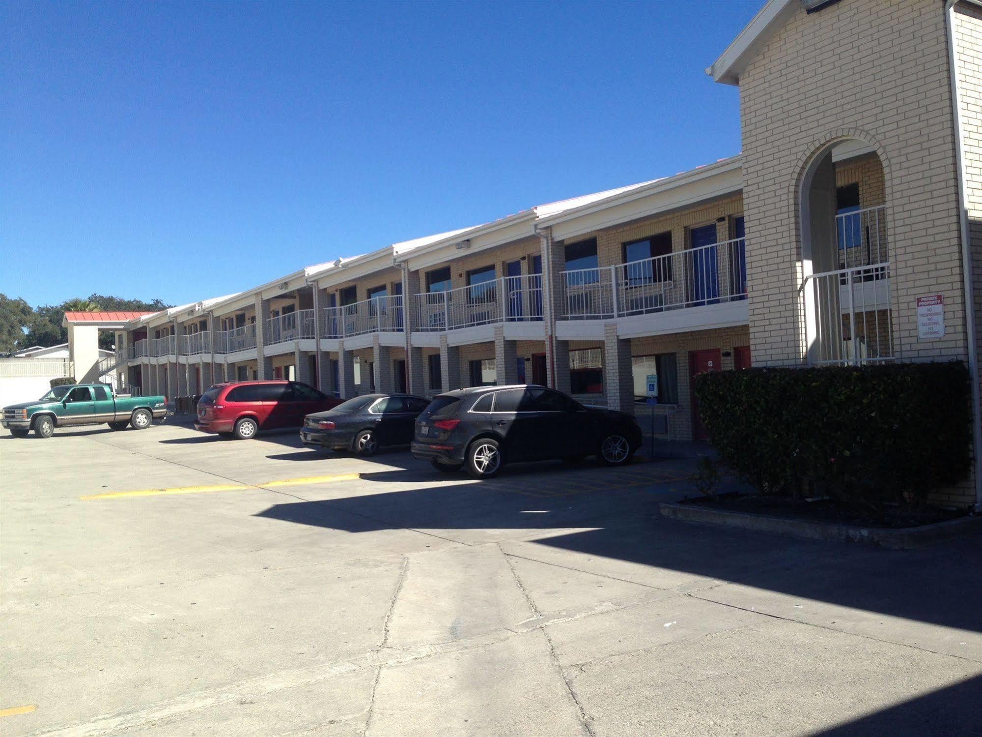 Motel 6-San Antonio, Tx - Fiesta Trails מראה חיצוני תמונה